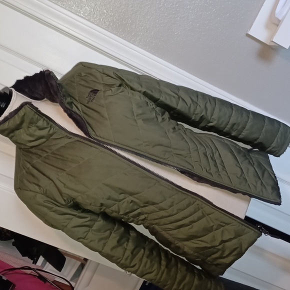 The North Face Jackets & Blazers - The North Face Olive Green Reversible Fleece Zip Up Coat